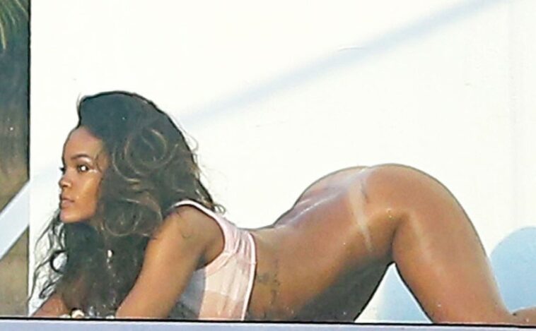 Rihanna Sexy
