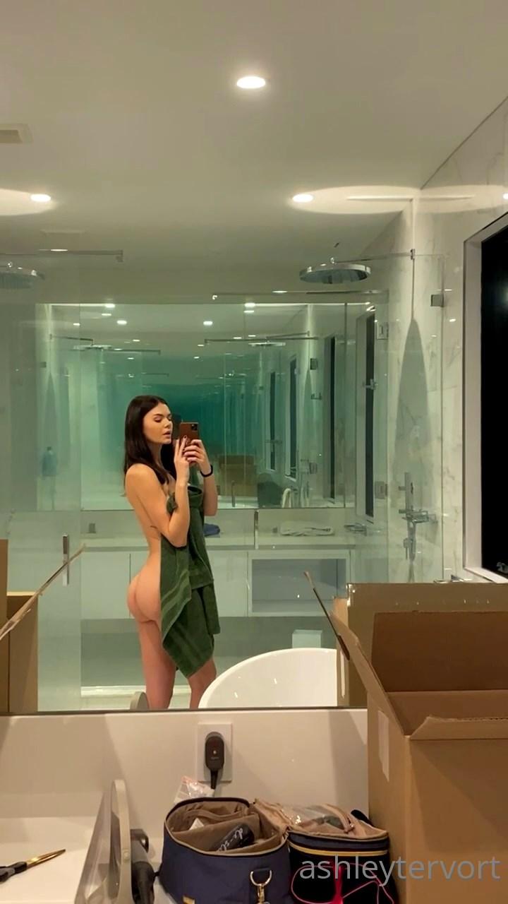 Ashley Tervort Nude Bathroom Selfie Onlyfans Photos Premium