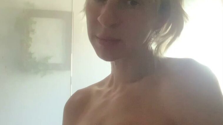 Gabbie Hanna Sexy Shower