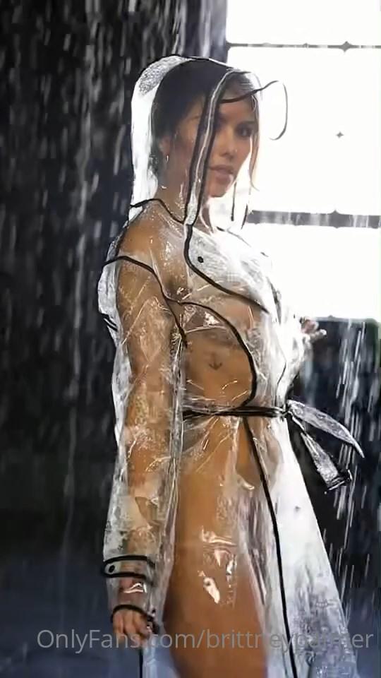 Brittney Palmer Nude Raincoat OnlyFans Photos Premium