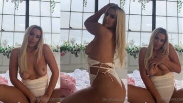 Tana Mongeau Bare Tits Show Video Premium