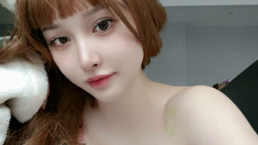 Hitomi Songyuxin (hitomi_official) Nude (5 Photos)